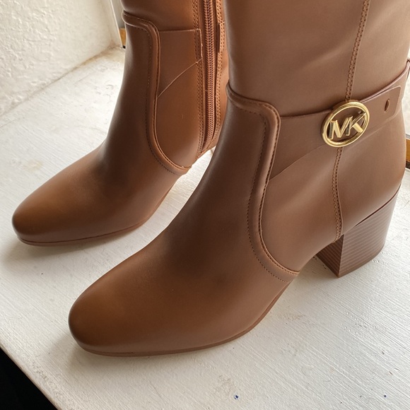 Michael Kors tall brown boots - Picture 3 of 7
